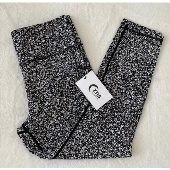 Zyia Soft’n Snug mid rise leggings - Picture 11 of 11